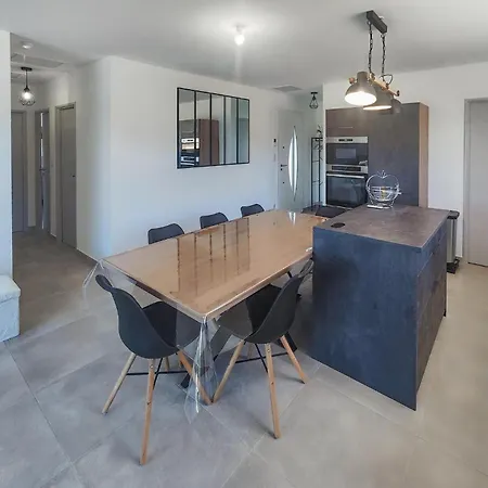 度假居 Gorgeous In With Kitchen